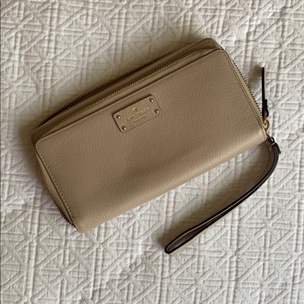 Kate Spade large carryall wristlet